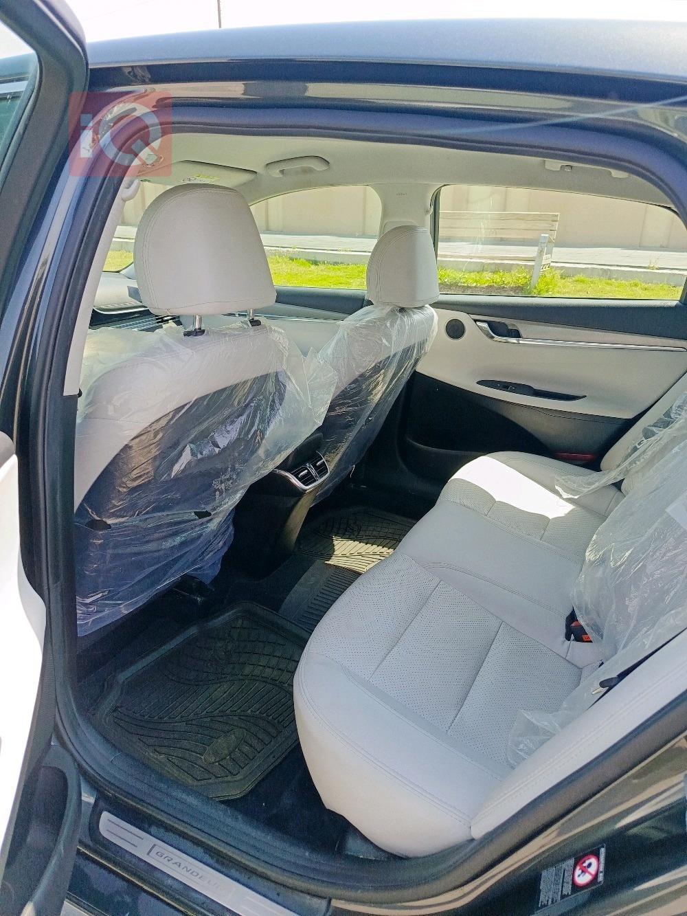 هیوندای ازێرا